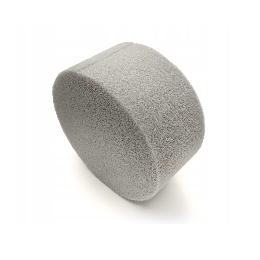 Šedá suchá aranžovací hmota ve tvaru cylindru Ø 14 × 7 cm
